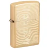 Coffret cadeau comprenant un plateau à rouler et un briquet