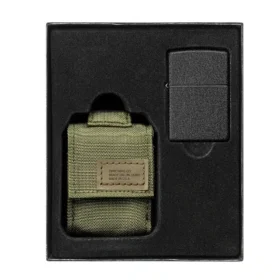 Coffret cadeau comprenant une pochette tactique et un briquet Windproof Black Crackle®