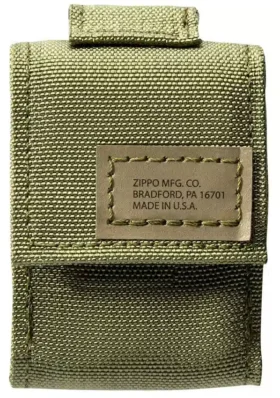 Coffret cadeau comprenant une pochette tactique et un briquet Windproof Black Crackle®