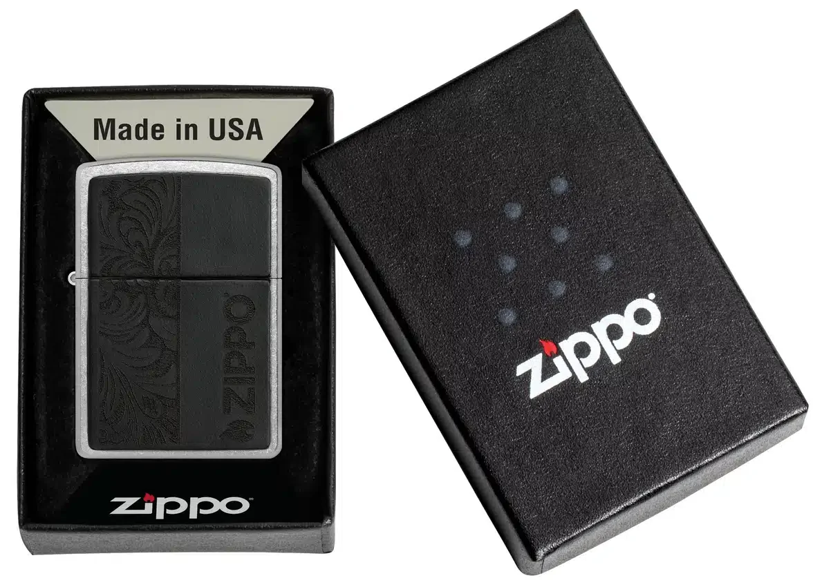 Emblème en cuir noir – Motif zippo Emblème en cuir noir – Motif zippo