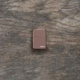 Logo Zippo Classic en or rose hautement poli