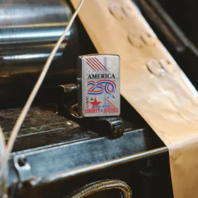 Modèle « America250 Liberty & Justice » – Chrome