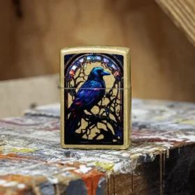 Motif de corbeau en vitrail