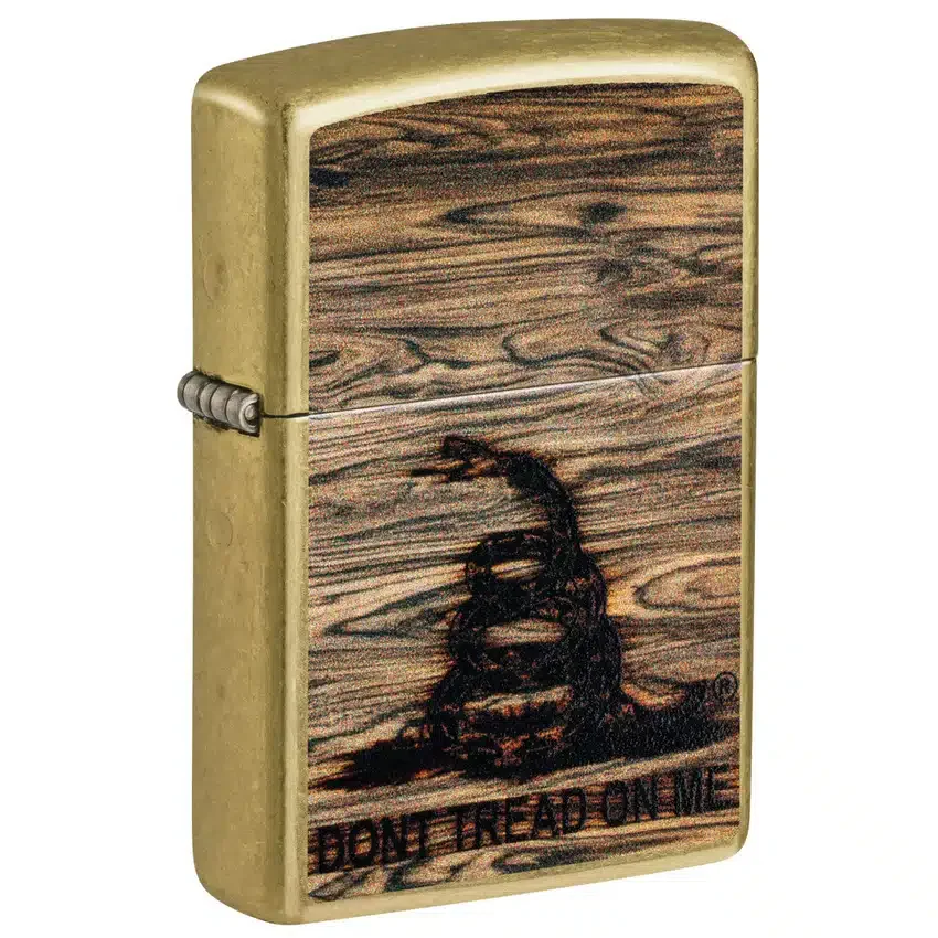 Motif « Dont Tread On Me® » gravé au fer rouge Motif « Dont Tread On Me® » gravé au fer rouge
