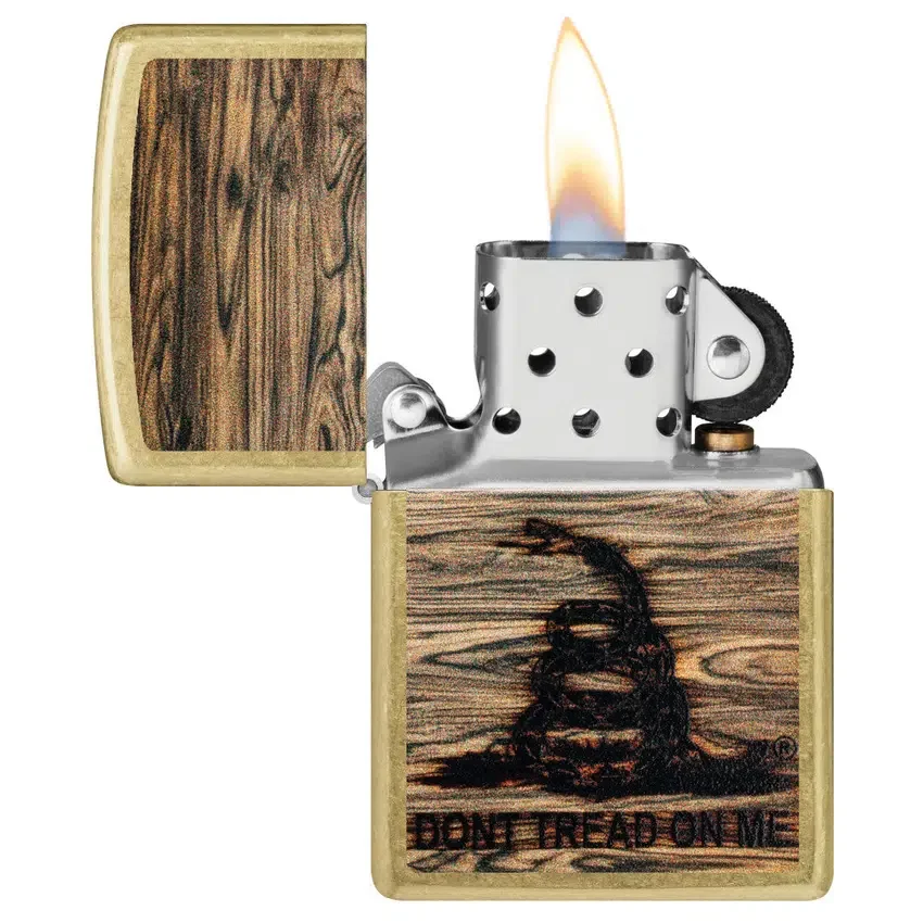 Motif « Dont Tread On Me® » gravé au fer rouge Motif « Dont Tread On Me® » gravé au fer rouge
