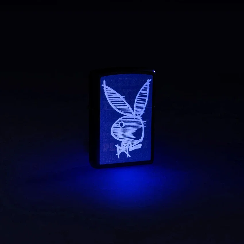 Motif « Lapin sous lumière noire » Playboy Motif « Lapin sous lumière noire » Playboy