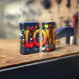 Motif « Love » inspiré des fresques murales