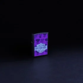 Motifs de moteurs Harley-Davidson® sous lumière noire