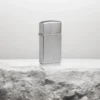 Zippo Slim® au motif de points
